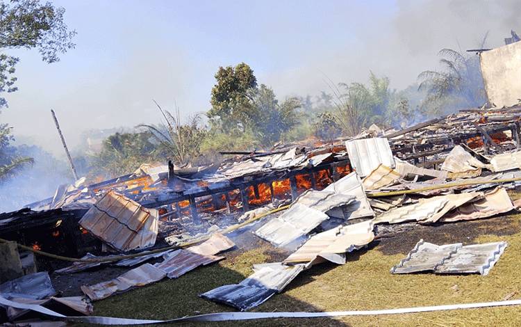 Separuh Bangunan SDN Anjir Pulang Pisau Terbakar, Aktivitas Belajar Terancam Terganggu